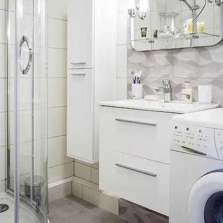 2 Bedroom Awesome In Gdańsk